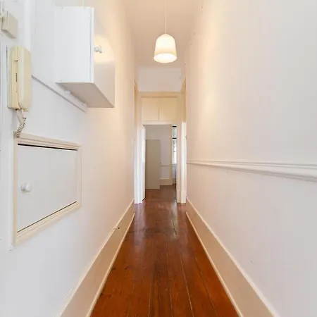 4br - Location *